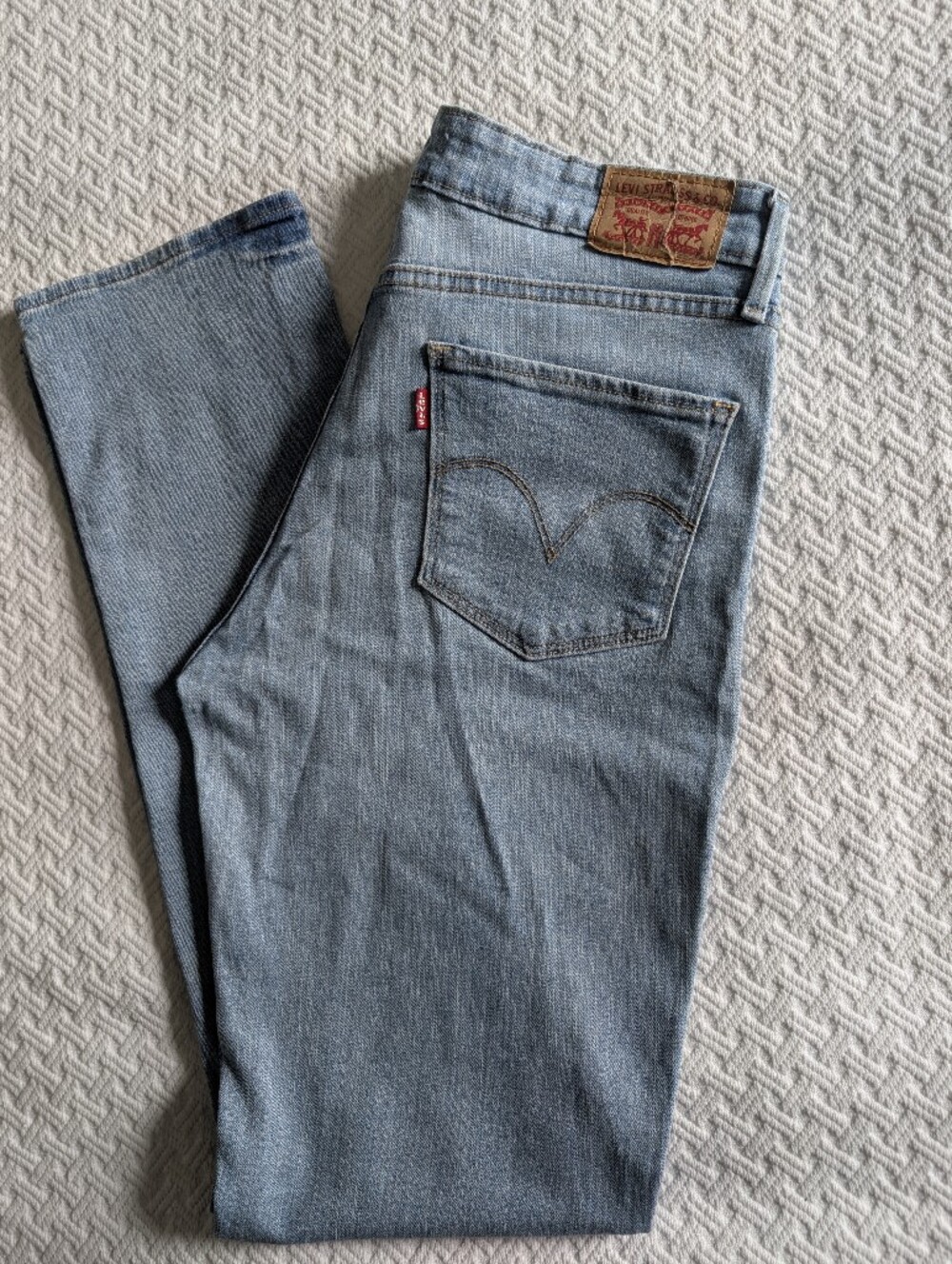 Levi's | Light Blue Mid Rise Skinny Jeans